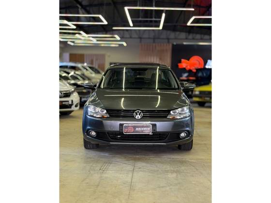 VOLKSWAGEN JETTA 2.0 COMFORTLINE FLEX 4P TIPTRONIC VOLKSWAGEN JETTA 2.0 COMFORTLINE FLEX 4P TIPTRONIC